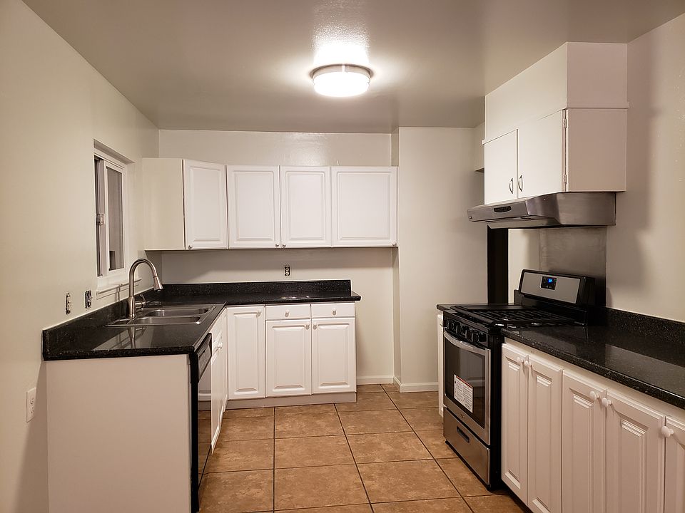 1st image of 6617 Larchmont Dr