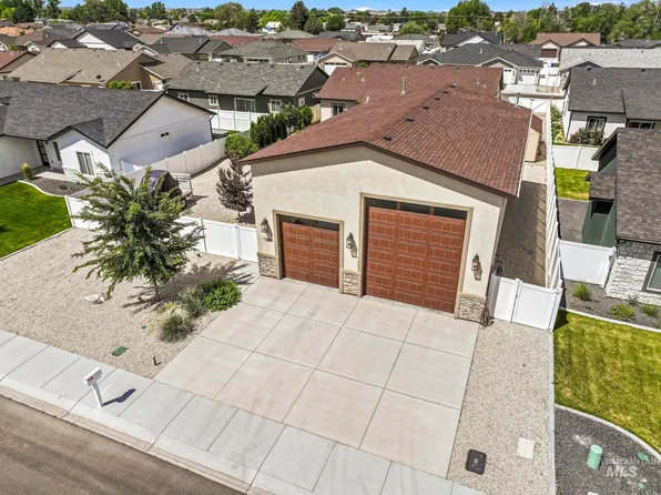 1360 Zephlyn St, Twin Falls, ID 83301