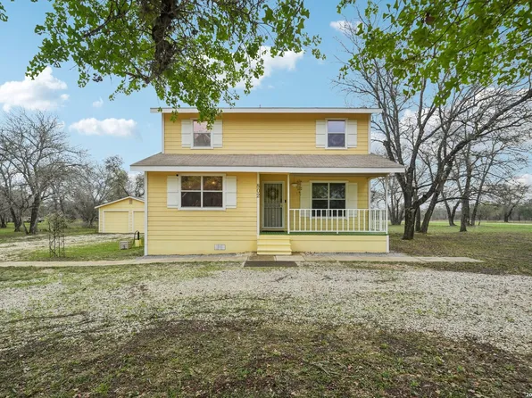 802 Eagle Creek, Floresville, TX 78114