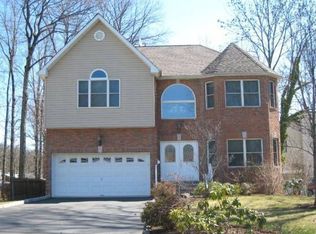 5 W Hill Rd, Colonia, NJ 07067