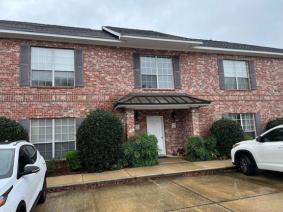 2nd image of 216 Armand Oaks #216