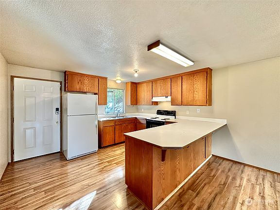 5th image of 272 Kowntee Street