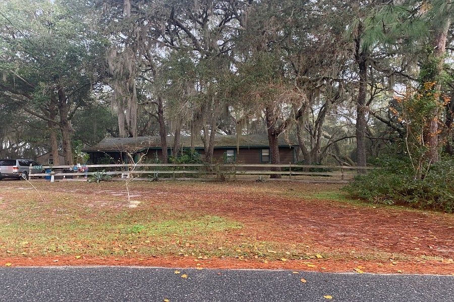 1st image of 6484 Woodland Dr