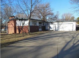 1713 N Meadowlake Dr, Augusta, KS 67010