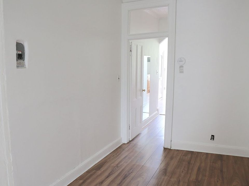 2nd image of 108 N 8th St APT 3