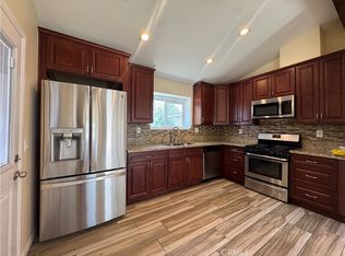 11418 Arminta St, North Hollywood, CA 91605