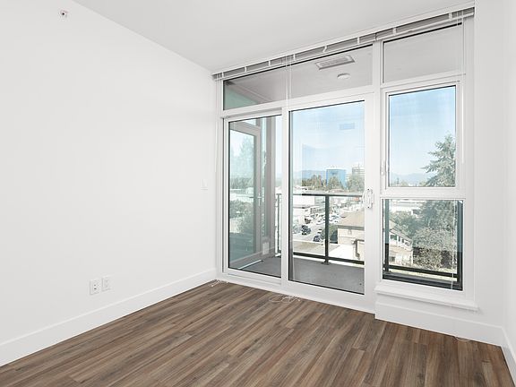 5th image of 7303 Noble Ln #607