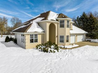 1900 Spring Lake Cir, Jordan, MN 55352