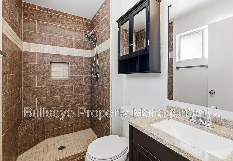 250 E Park Ave — Photo 25