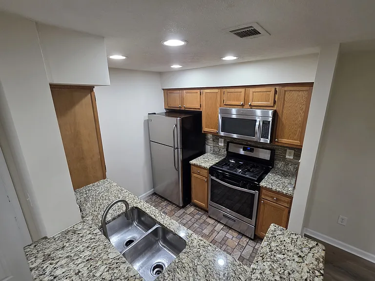 8961 Town Center Cir — Photo 5