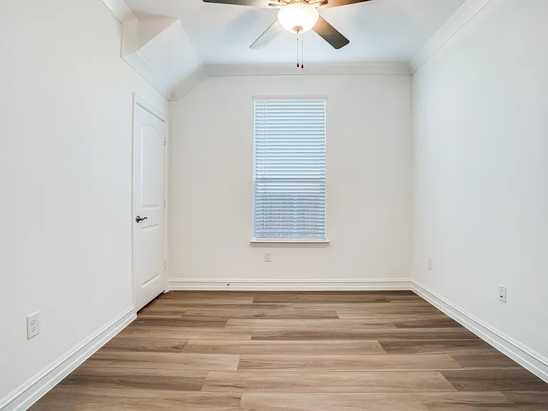1600 Tyler Dr — Photo 6