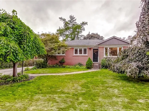 1059 Shepherds Dr, Burlington, ON L7T 3R4