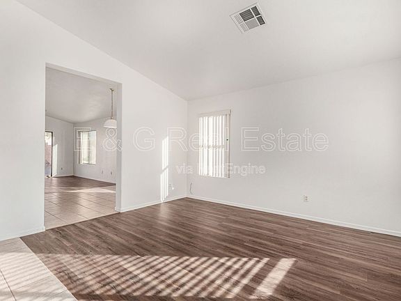 3rd image of 15928 W Smokey Dr