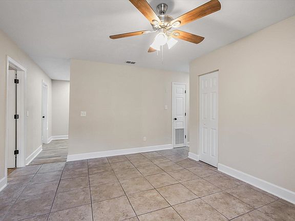 5th image of 263 White Oak Dr