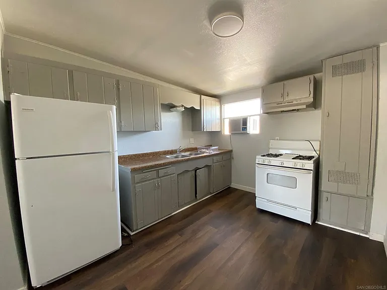 532 N 1st St N #I — Photo 5
