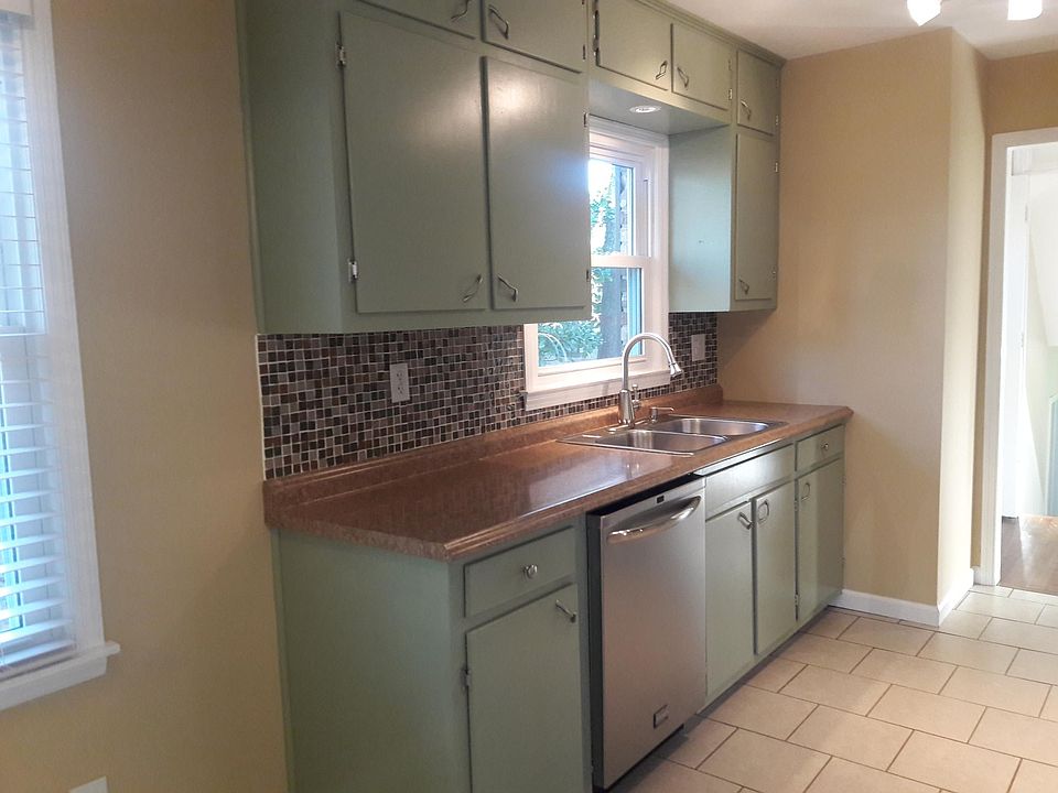 2nd image of 2739 White Oak Ln