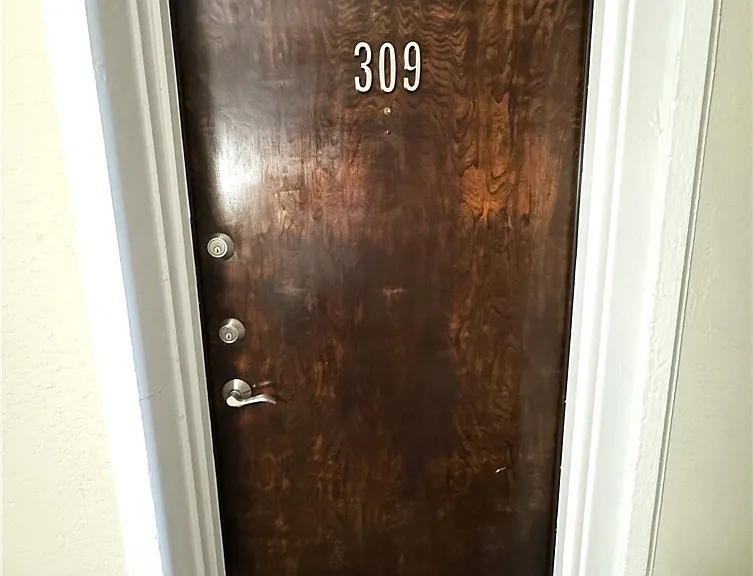 660 The Vlg #309 — Photo 21