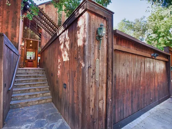 4009 Milaca Pl, Sherman Oaks, CA 91423