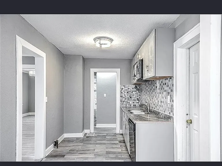 3910 Mersington Ave — Photo 6