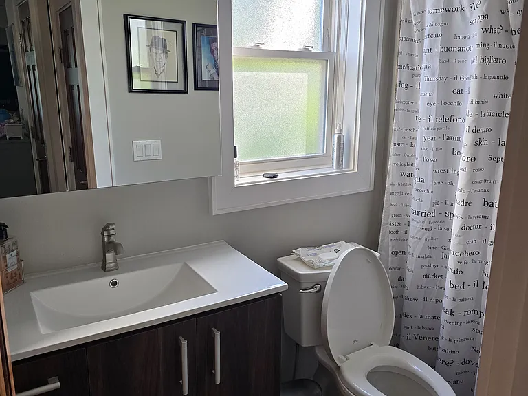 2ND FULL BATH OFF KITCHEN