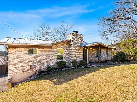 4th image of 914 Dartmoor Dr