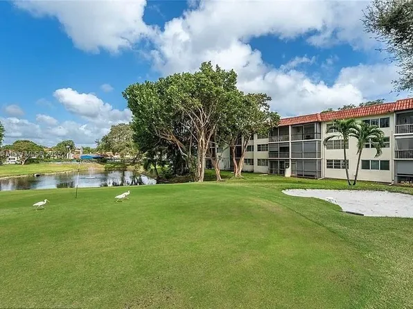 8930 S Hollybrook Blvd APT 210, Pembroke Pines, FL 33025