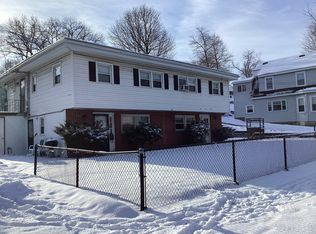 296 Lynn St APT B, Peabody, MA 01960