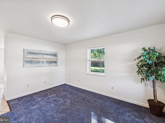 3rd image of 401 Bethune Dr
