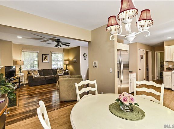 5th image of 41 E Pond Ln