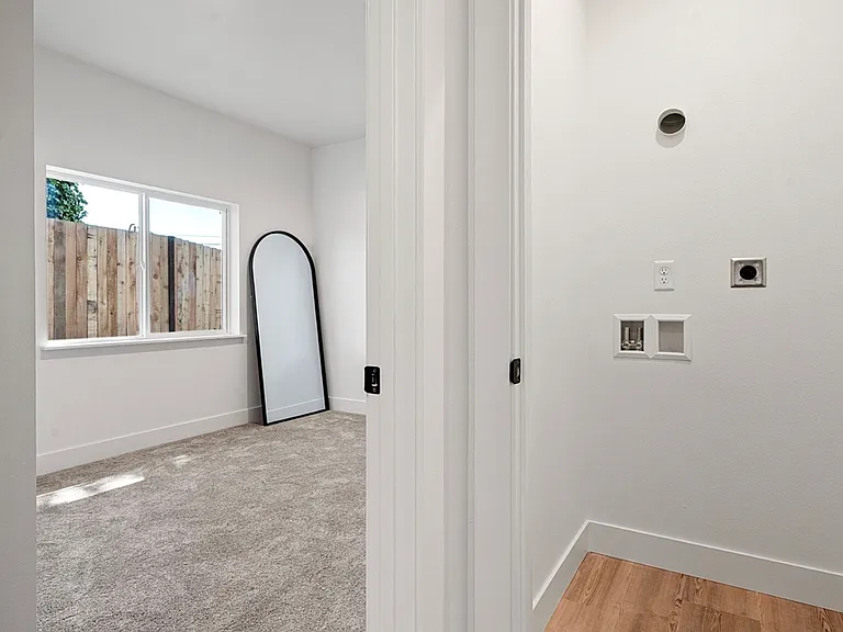 4924 Diamond Blvd #2 — Photo 12