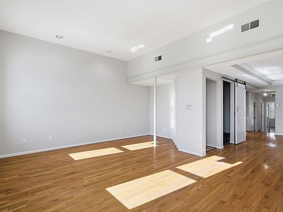 5th image of 903 Park Ave #2