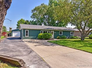480 Woodlyn Dr, Aurora, IL 60505