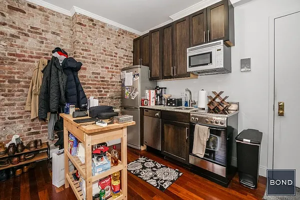 Rented by Bond New York | media 4