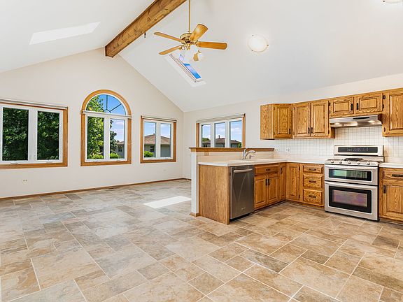 4th image of 15607 Plum Tree Dr