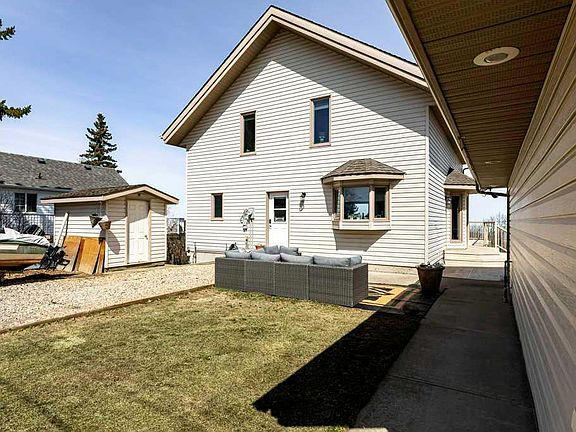 3rd image of 19 E Lakeview Dr