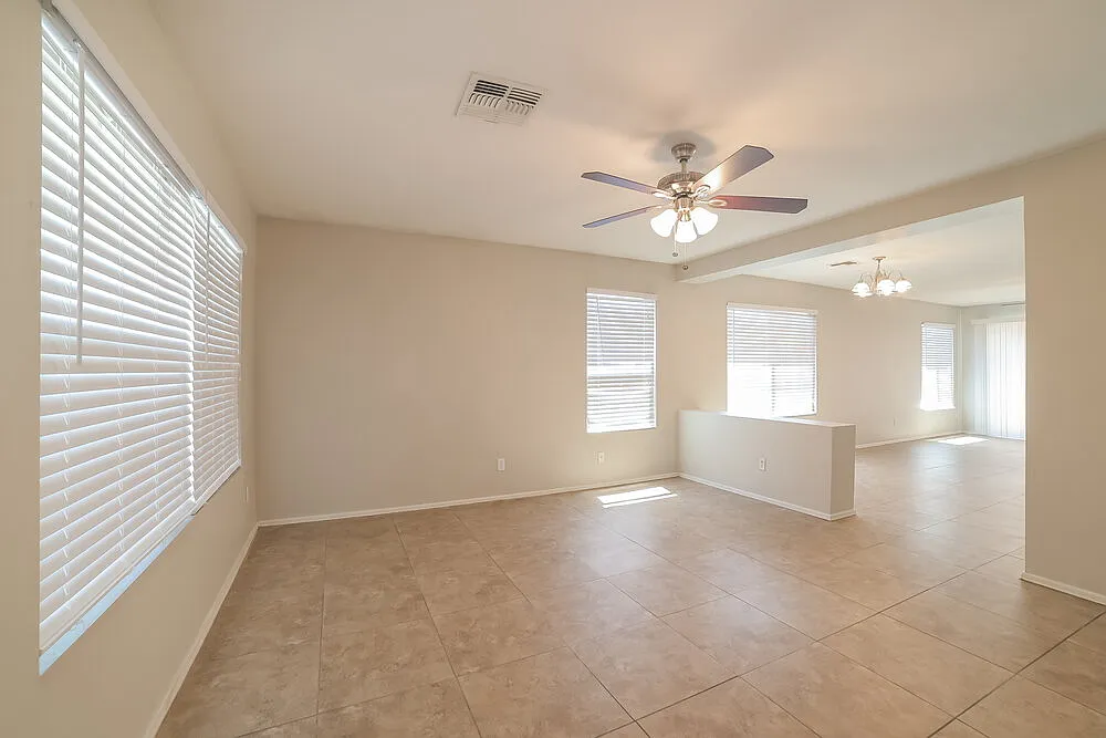 3 bed, 2.0 bath, 1330 sqft, $1,880 — Photo 3