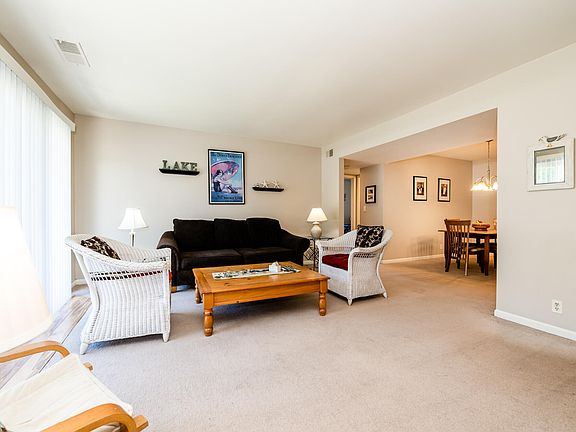 4th image of 3626 Lakeshore Dr #114-K5