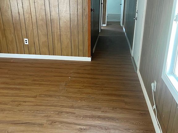 3rd image of 1303 Genoveva Ln