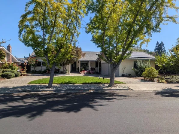 7580 Santa Barbara Dr, Gilroy, CA 95020