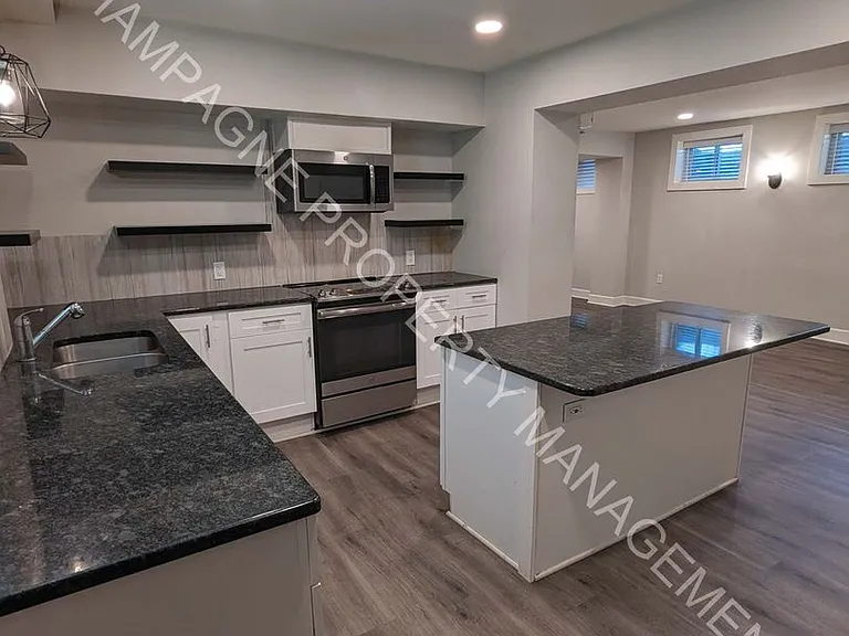920 Ward Pkwy — Photo 16