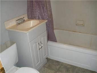 5th image of 15316 Bellaire Ave