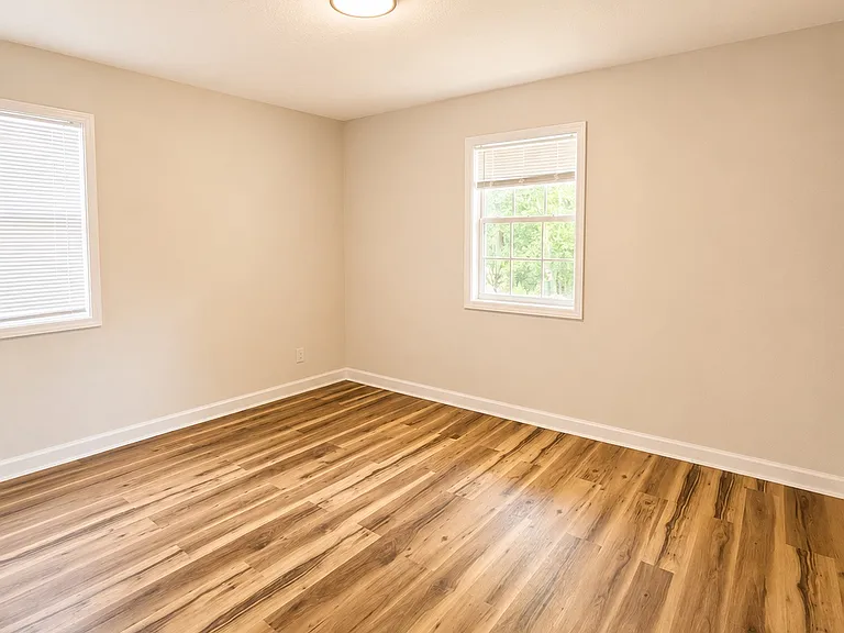 3920 Oaklawn Dr — Photo 10