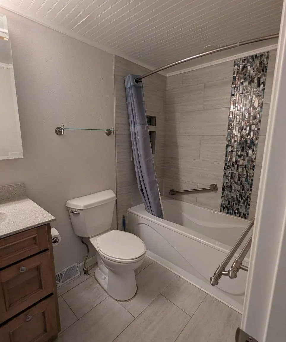 4 bed, 1987 sqft, $2,000 — Photo 4