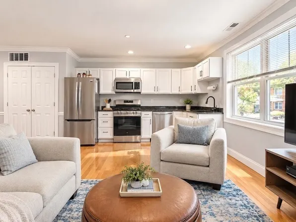40 Hancock St APT 10, Boston, MA 02125