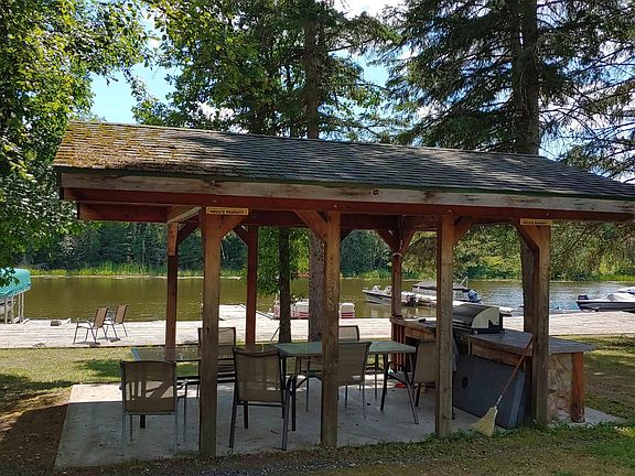 3rd image of 9432 Bear Ridge Dr