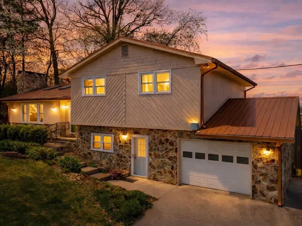 134 E 2nd St, Blue Ridge, GA 30513