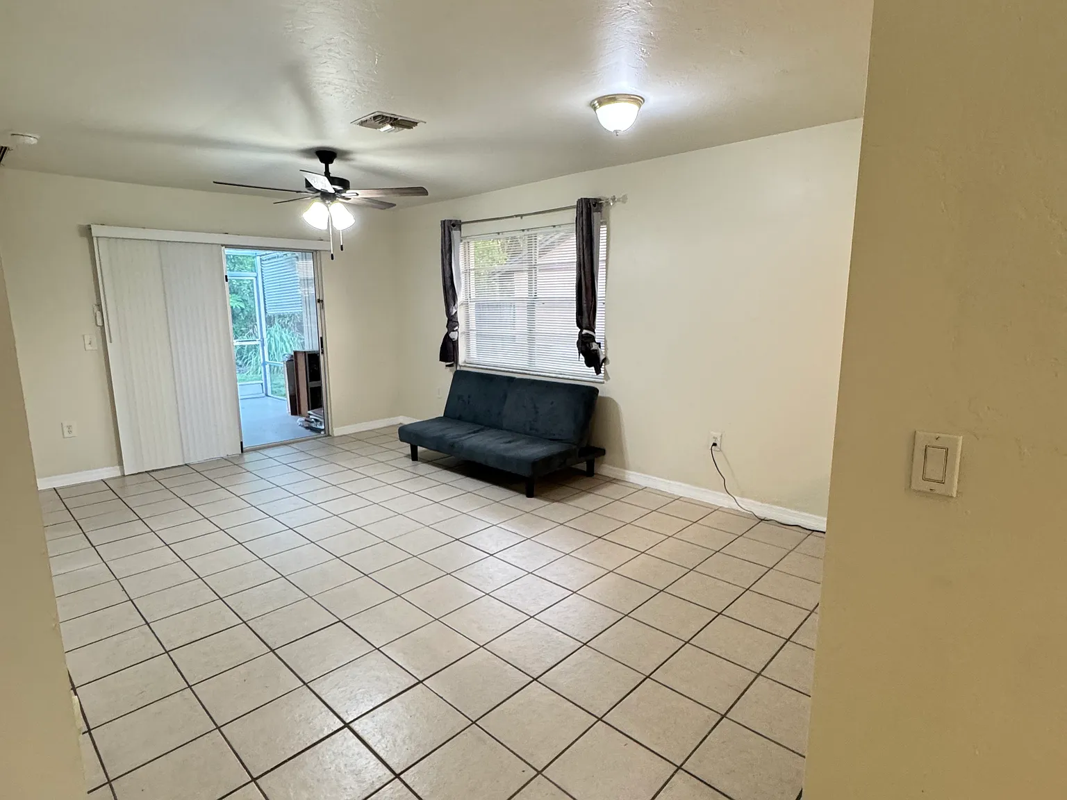 19144 Miami Blvd — Photo 2
