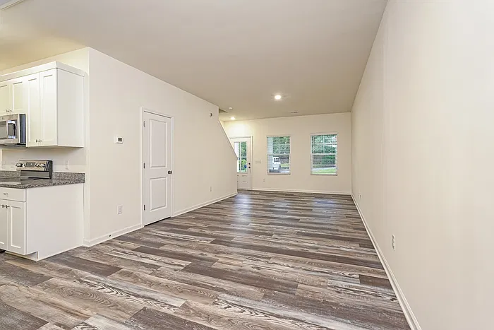 3 bed, 3.0 bath, 1446 sqft, $1,725 — Photo 4