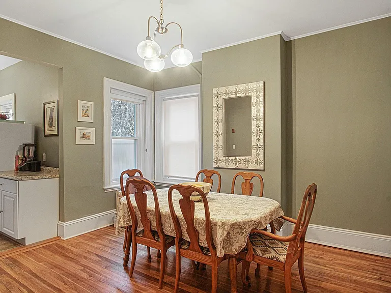 51 Emerson St — Photo 4