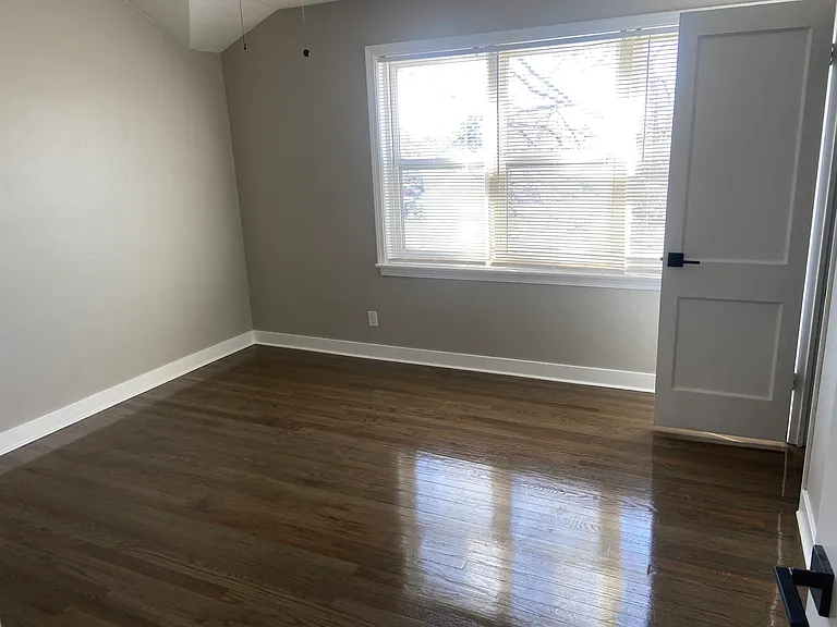 425-427 E Mishawaka Ave #1 — Photo 7
